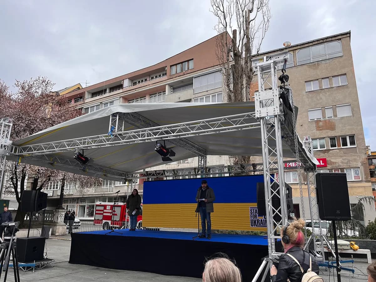 Reditelj Dino Mustafić na skupu "Stojimo uz Ukrajinu" u Sarajevu (arhivska fotografija).