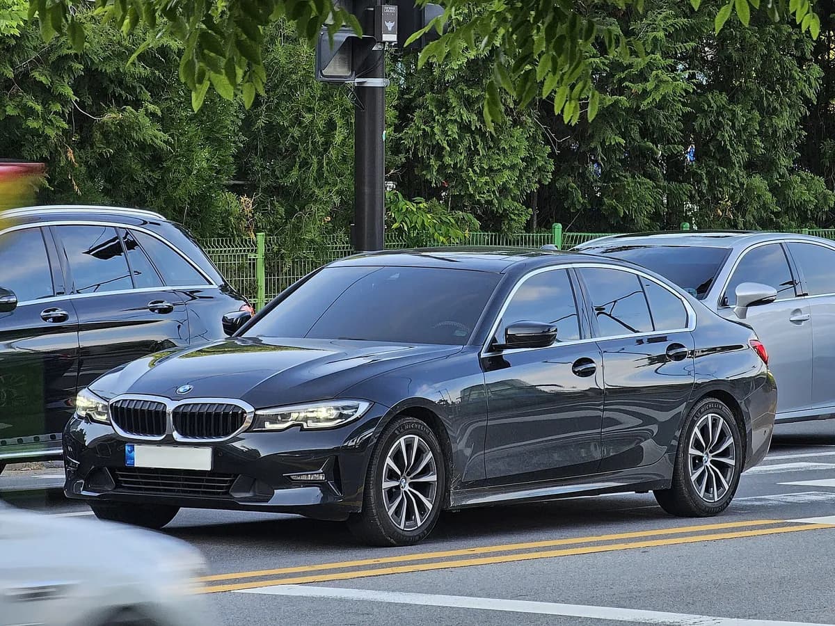 Arhivska fotografija: BMW 320i prethodne, sedme generacije Serije 3 (G20), a ne novi model G50.