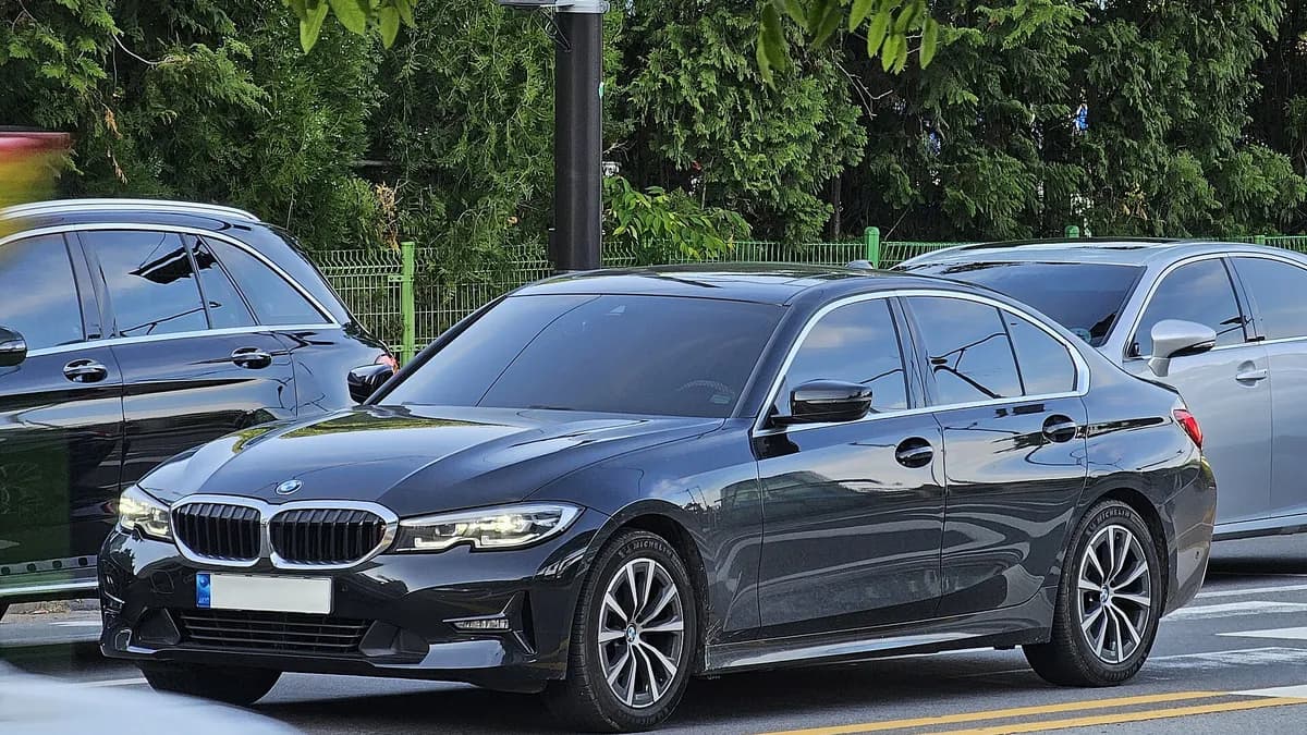 Arhivska fotografija: BMW 320i prethodne, sedme generacije Serije 3 (G20), a ne novi model G50.