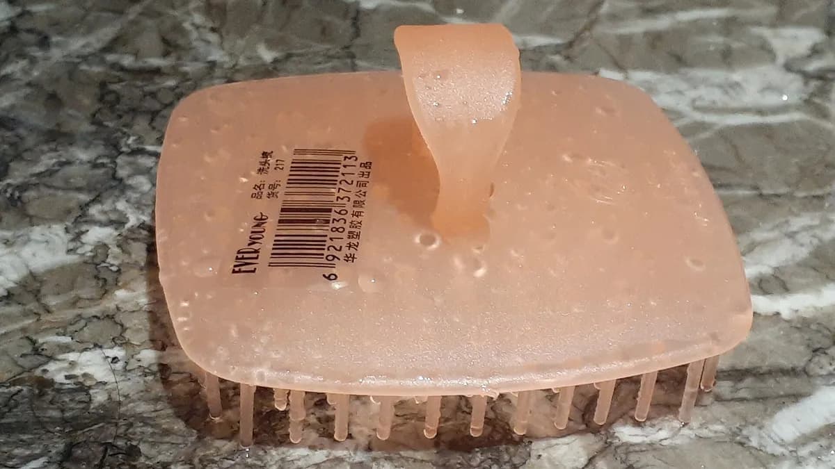 Plastični češalj za kosu