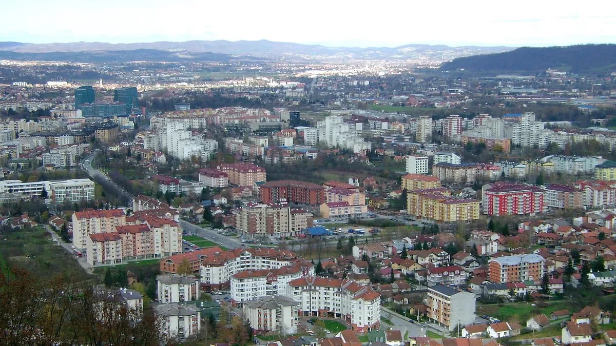 Ilustracija: panorama Banje Luke snimljena s južne strane grada.