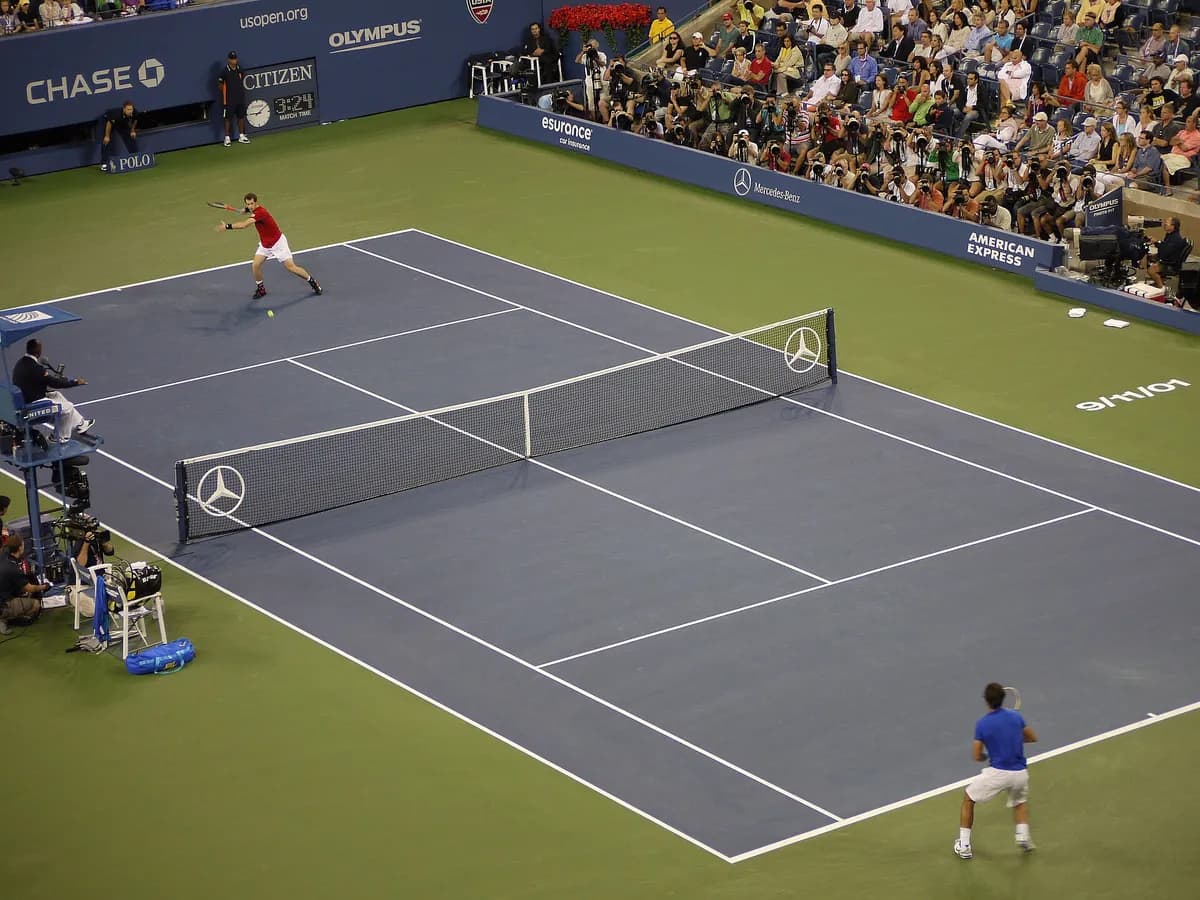 Andy Murray se priprema za forhend udarac