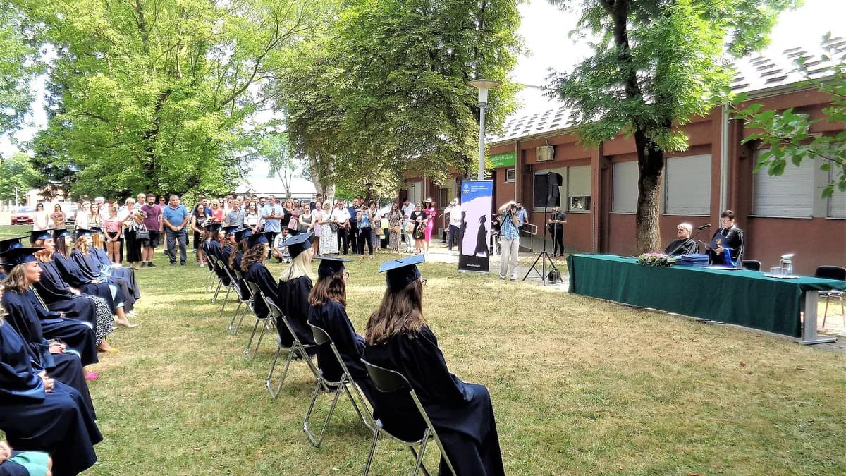 Svečana dodjela diploma na jednom fakultetu Sveučilišta u Zagrebu 2021. godine