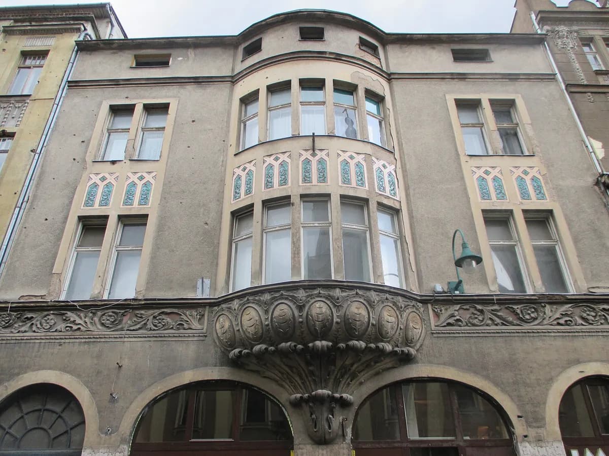 Stambeno-poslovna zgrada arhitekte Rudolfa Tönniesa u ulici Zelenih beretki u Sarajevu