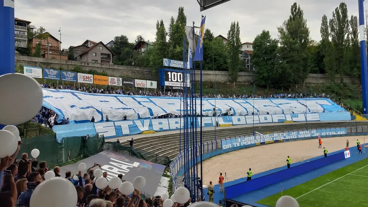 Igrači Željezničara i Veleža u duelu tokom utakmice