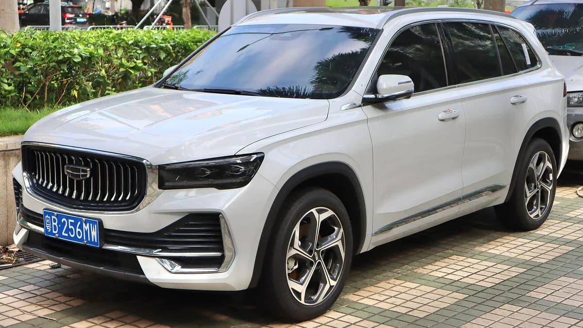 Arhivska fotografija: Geely Xingyue L iz 2021. godine, dosadašnji SUV koji se izvan Kine prodaje kao Monjaro, snimljen u Shenzhenu; nije novi Monjaro EM-i.