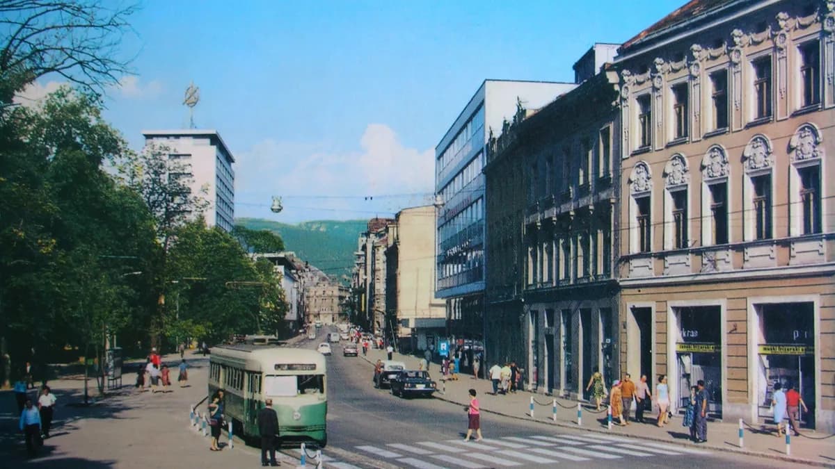 Tramvaj u Ulici maršala Tita u Sarajevu šezdesetih godina