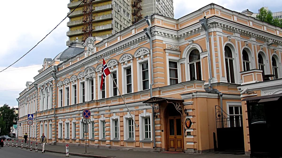 Ulaz u ambasadu Norveške u Moskvi