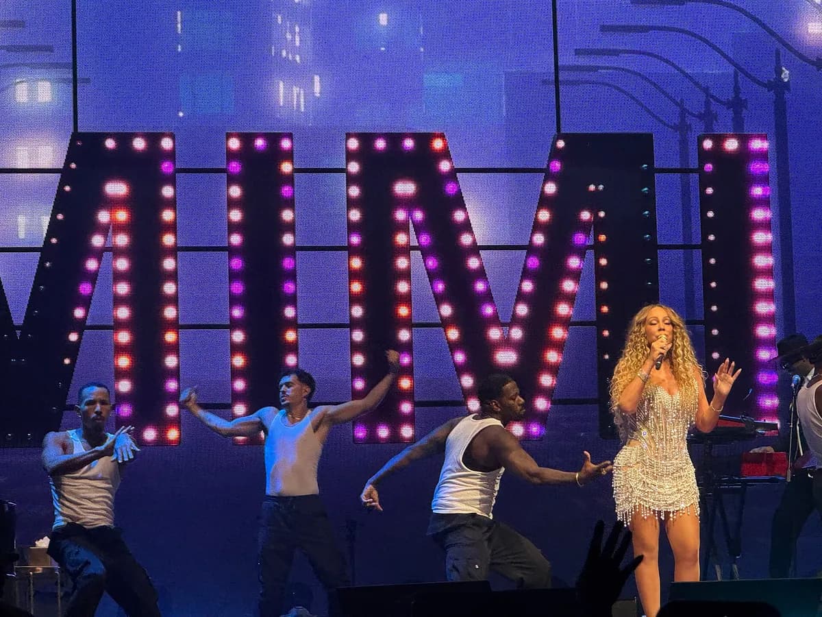 Arhivska fotografija: Mariah Carey na koncertu u areni SM Mall of Asia u Pasayu na Filipinima, oktobar 2025.