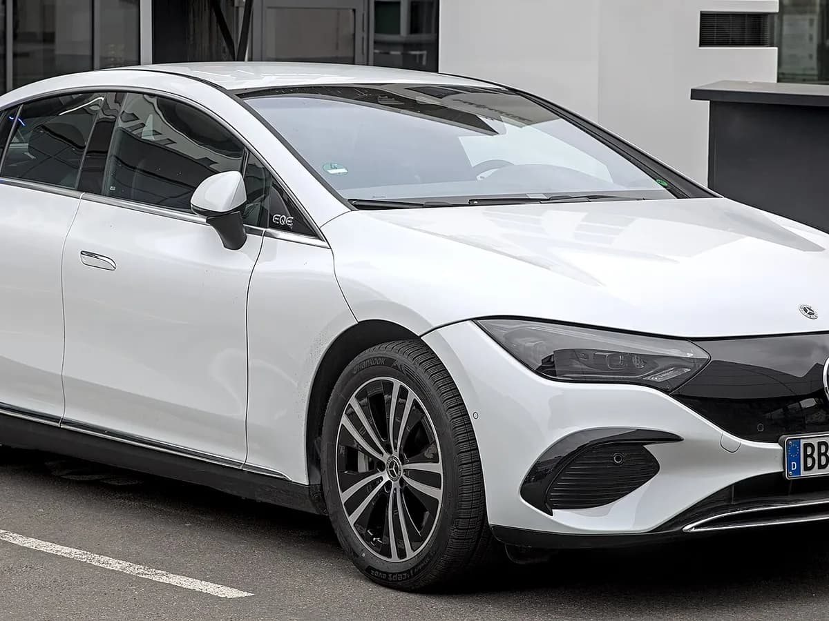 Električna limuzina Mercedes-Benz EQE 500 (V295), snimljena u Böblingenu.