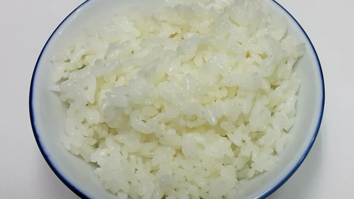 Zdjela kuhane bijele riže