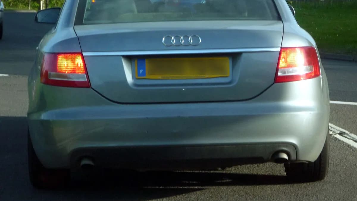 Izduvna cijev automobila