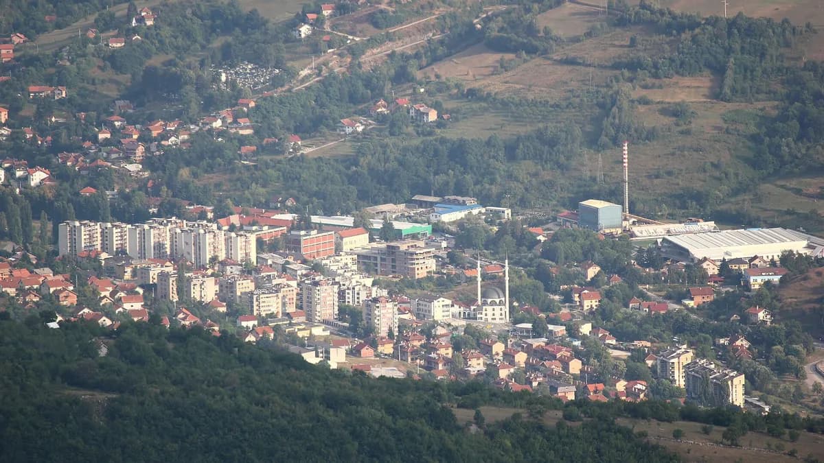 Ilustracija: pogled na Travnik i okolinu s planine Vlašić.
