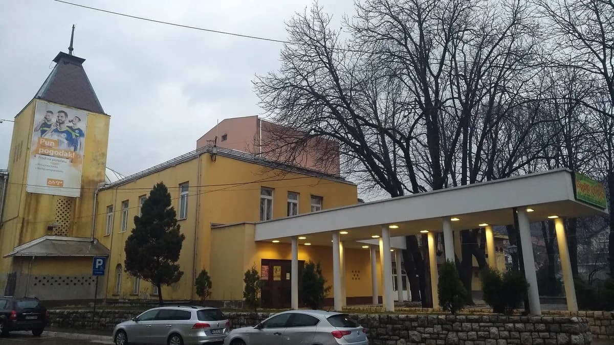 Zgrada Narodnog pozorišta Tuzla.