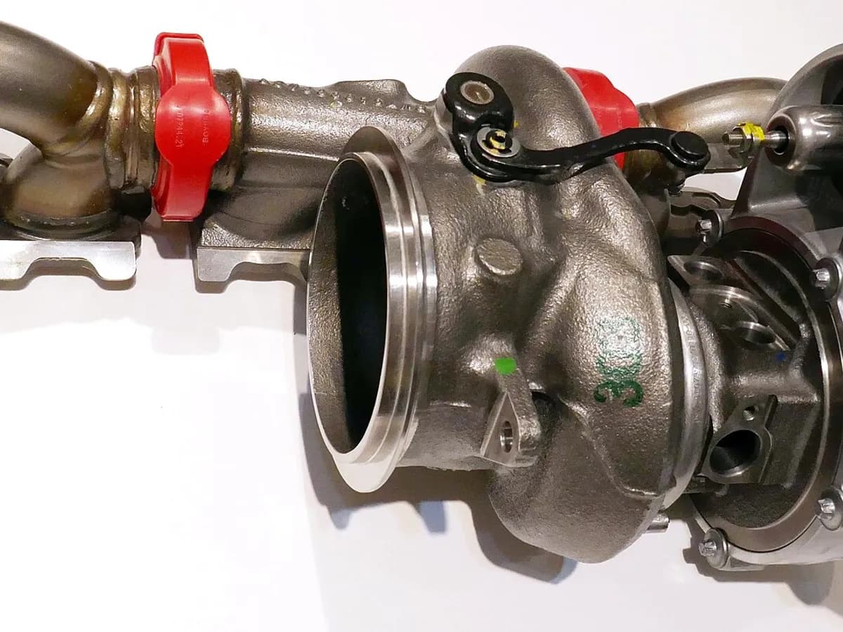 Turbopunjač automobilskog motora izložen u muzeju