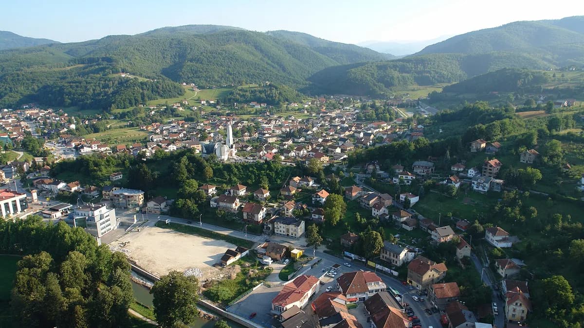 Pogled iz zraka na Kiseljak.