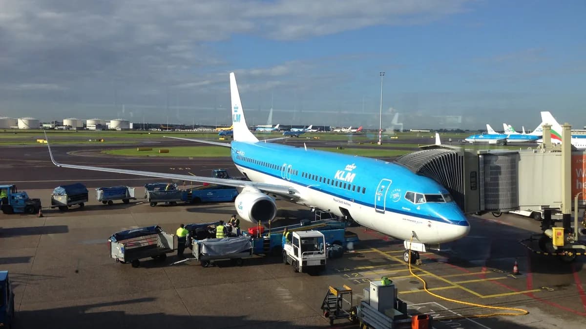 Ilustracija: Avion Boeing 737 kompanije KLM na aerodromu Schiphol u Amsterdamu, snimljen 2016. godine.
