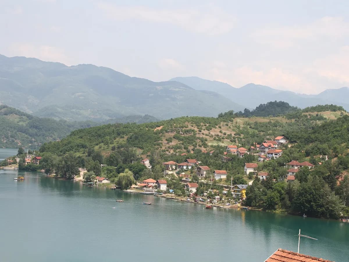 Jablaničko jezero, akumulacija hidroelektrane na Neretvi
