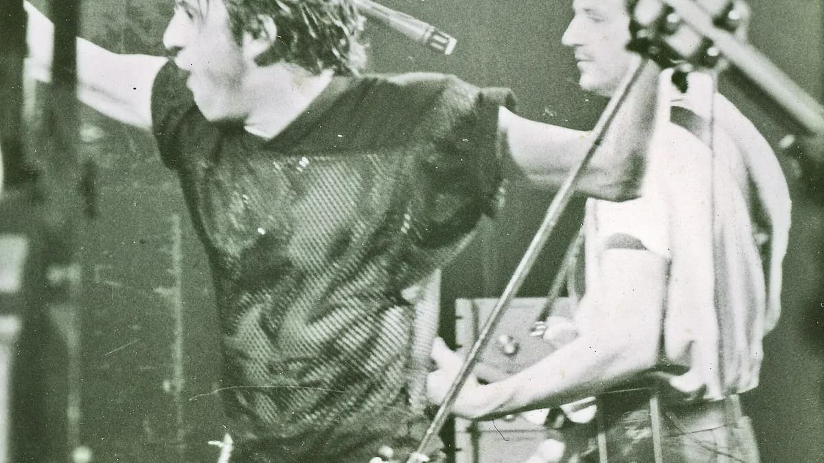 Mladen Vojičić Tifa i Goran Bregović na koncertu u Nišu sredinom 1980-ih