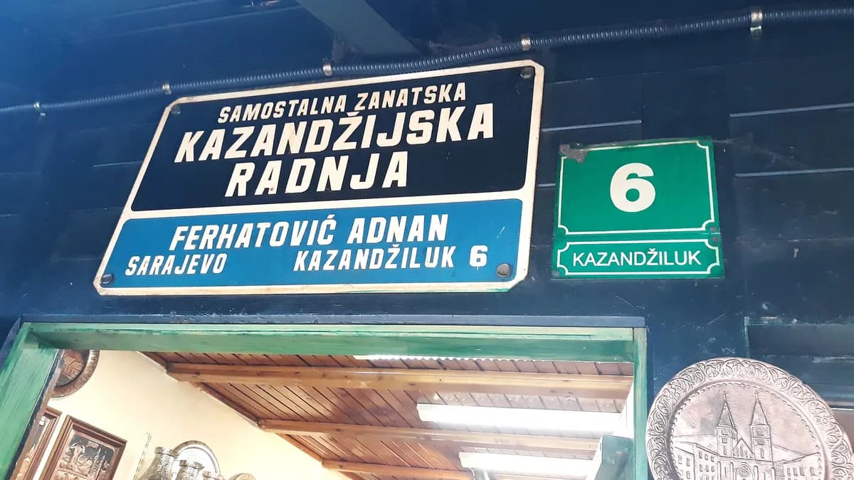Ulica Kazandžiluk na sarajevskoj Baščaršiji